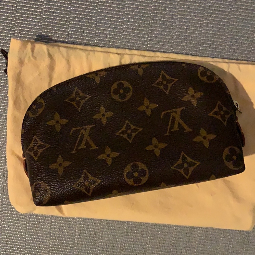 Louis Vuitton PM cosmetic case - Picture 2 of 16